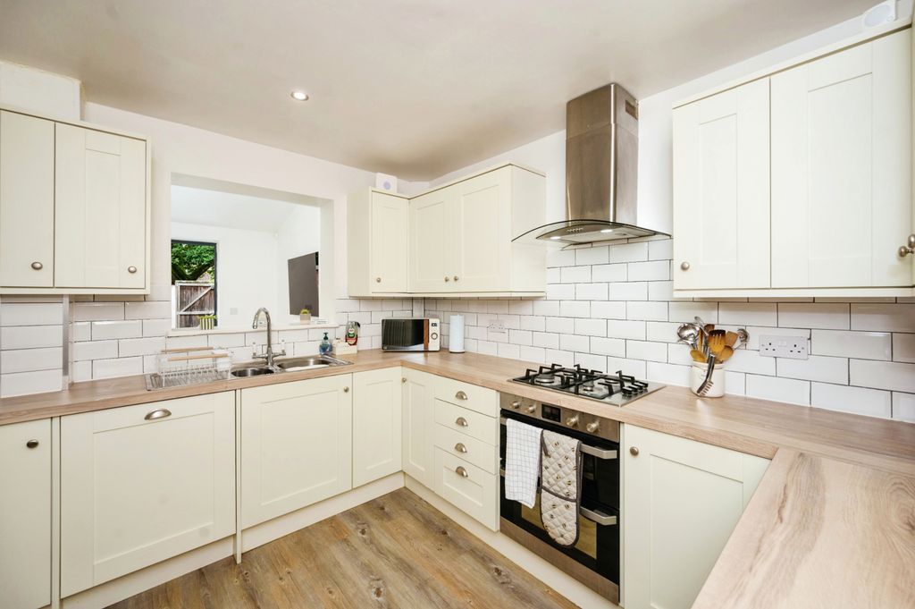 Property photo 2 of 17 Photography