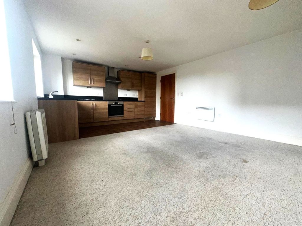 Property photo 3 of 6