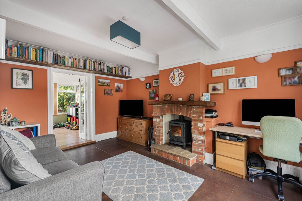 Property photo 3 of 27