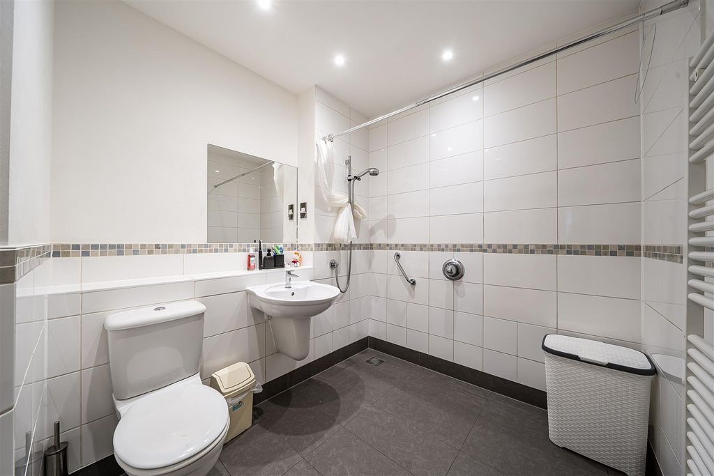 Additional image 15 of 2 bed flat for saleMarsh Road, Pinner HA5
