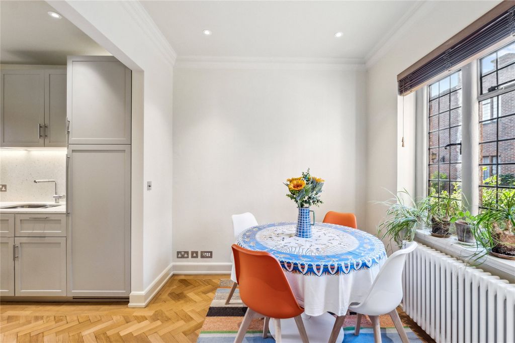 Property photo 3 of 16 Dining Room