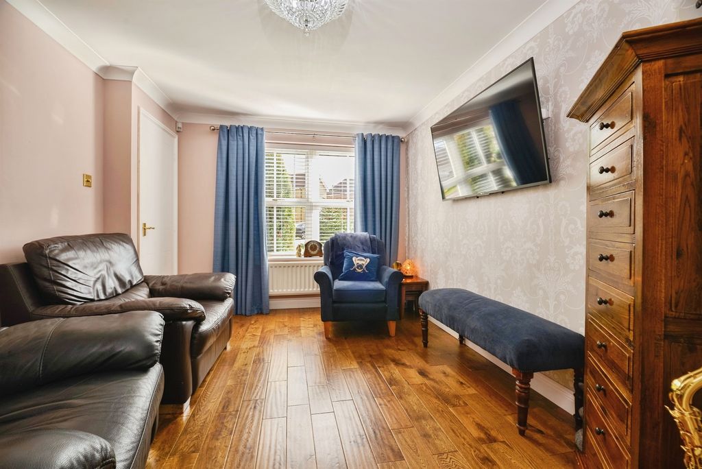 Property photo 2 of 17