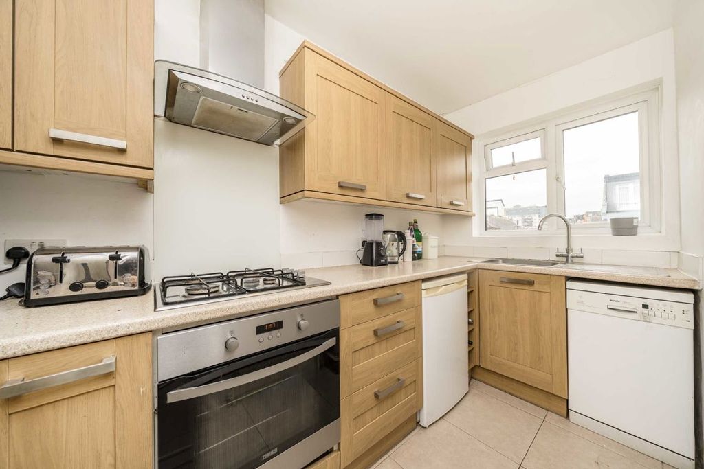 Property photo 3 of 6