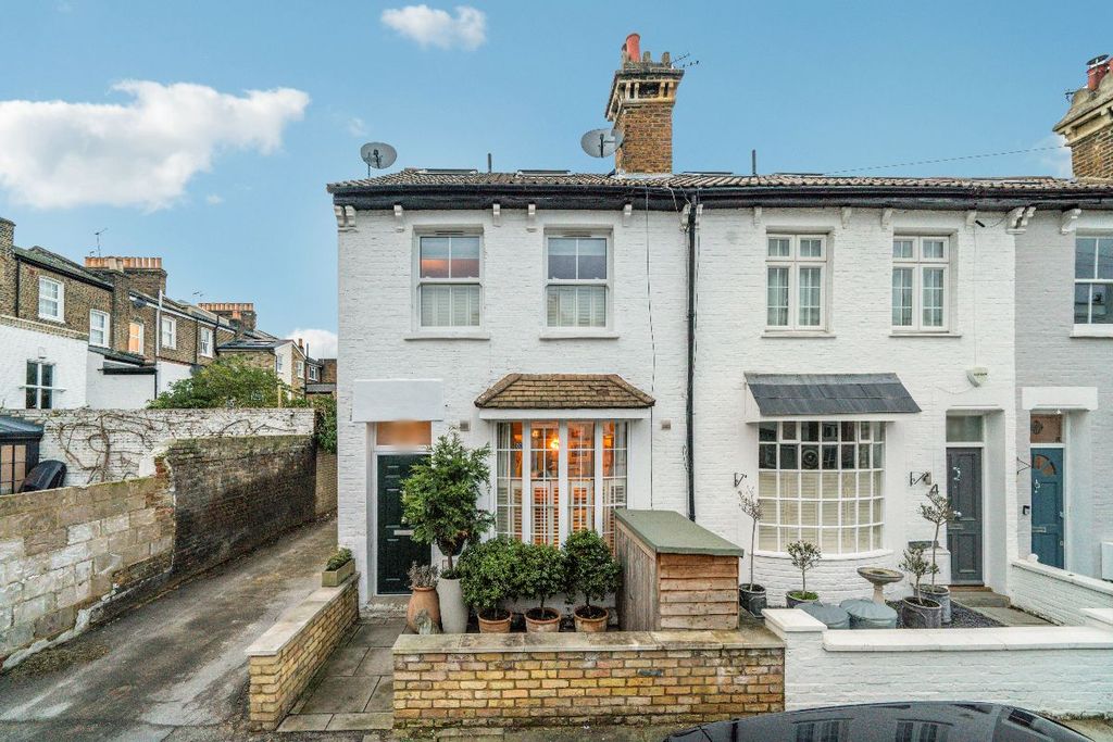 Property photo 3 of 16