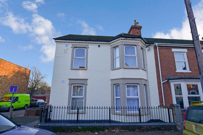 Property photo 1 of 19 Photo 4