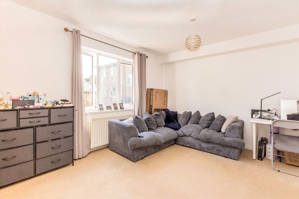 Property photo 2 of 4