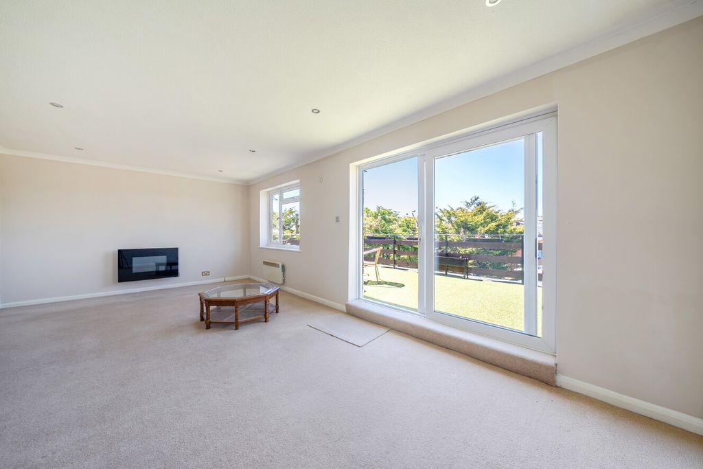 Property photo 2 of 10 1449720-6-69Eb656...