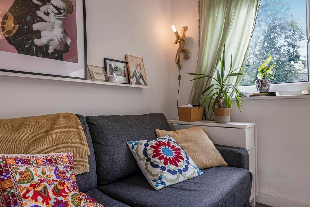 Property photo 2 of 19 16-Web-Or-Mls-25 Marlborough Avenue Flat 1.1_2