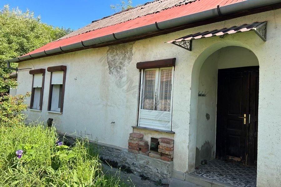 Property photo 1 of 6