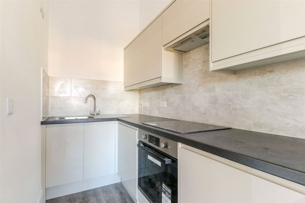 Property photo 1 of 10 Picture No. 05