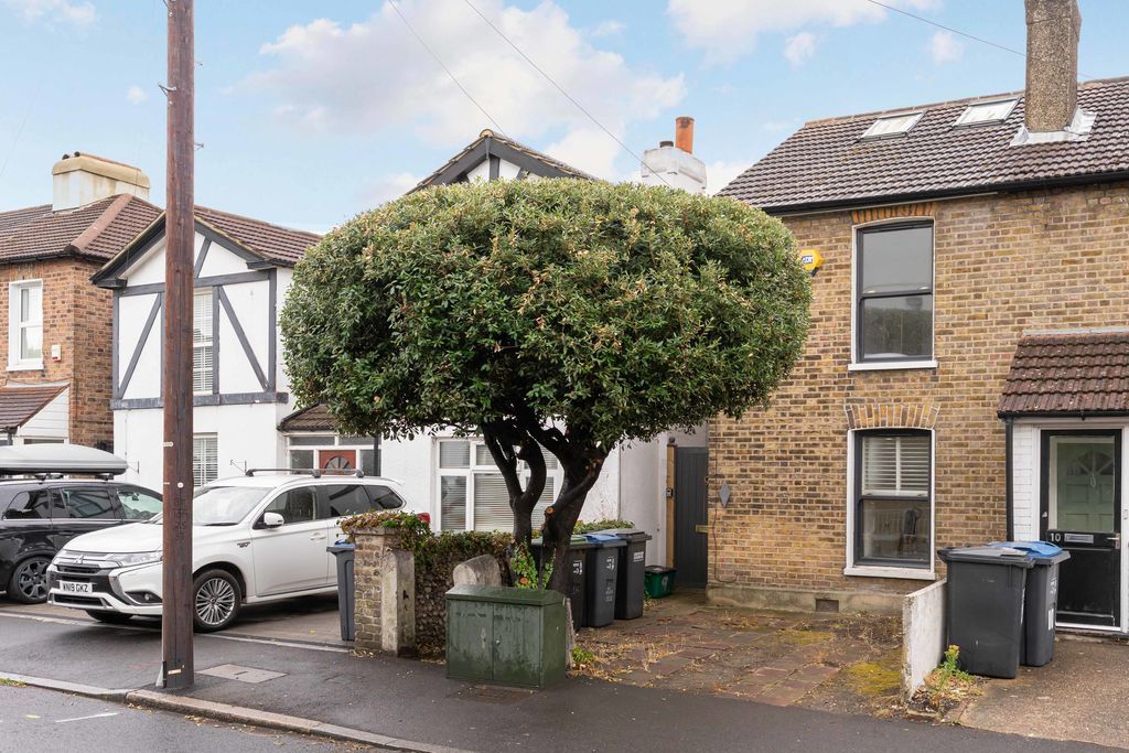 Property photo 1 of 16 External