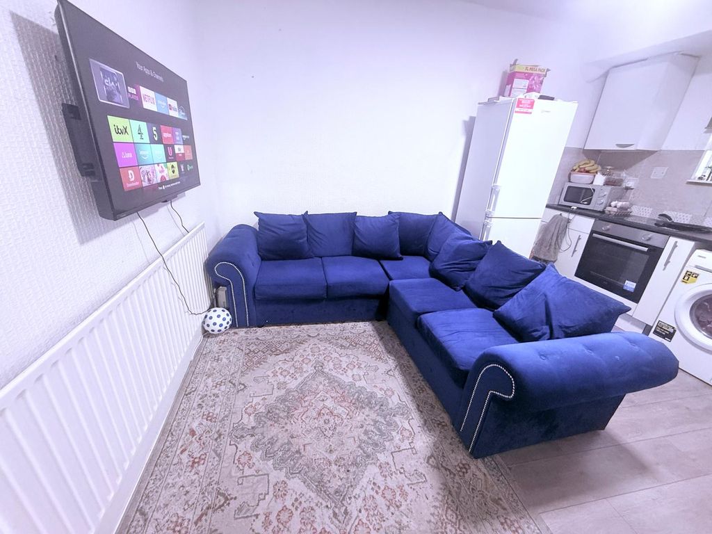 Property photo 3 of 19