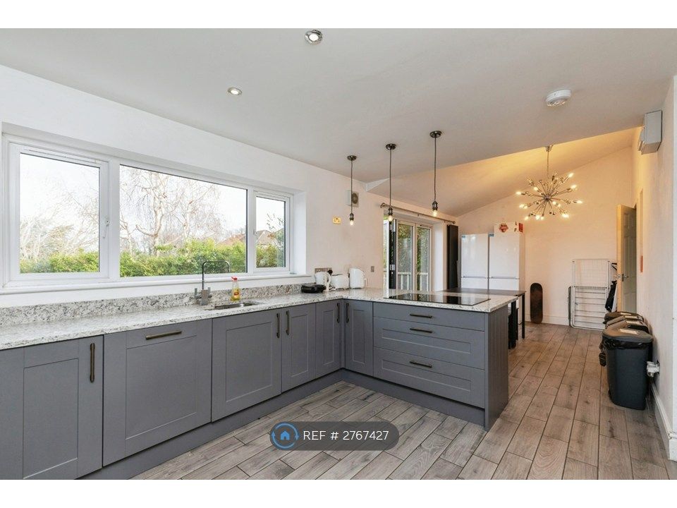 Property photo 1 of 24 Kitchen/Dining