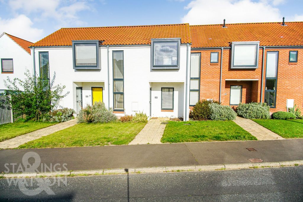 Property photo 2 of 17