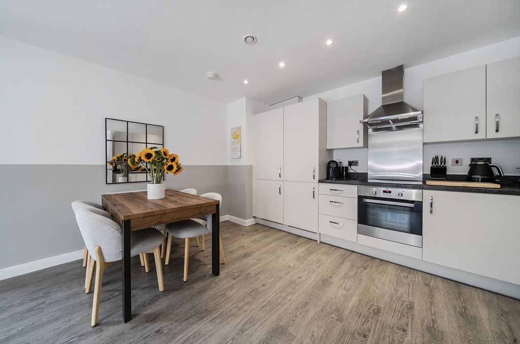 Property photo 3 of 14 1320804-9-6867F69...