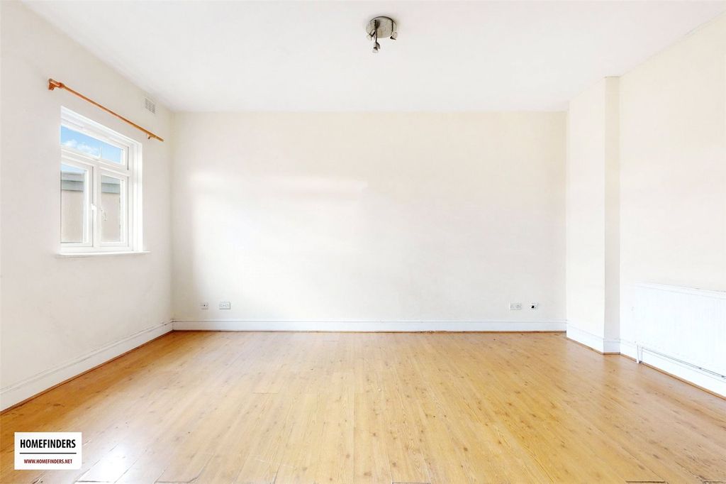 Property photo 3 of 17 Picture No. 20