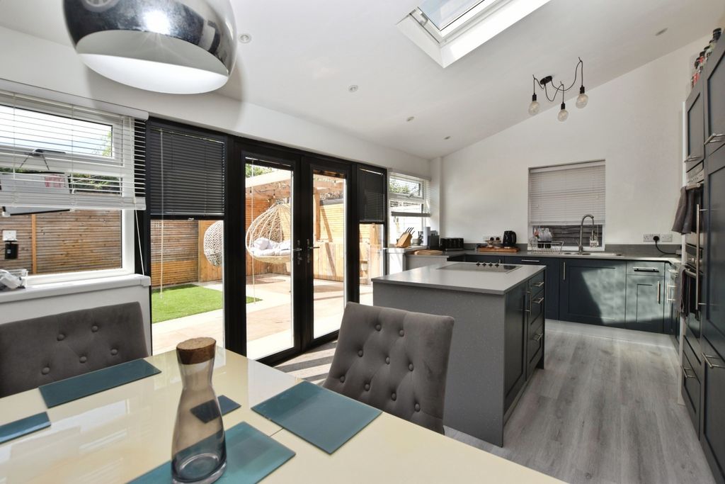 Property photo 3 of 14 Kitchen / Diner
