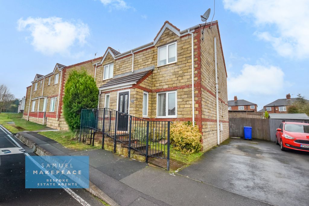 Property photo 1 of 13 Two Bedroom Semi Detached Property With Driveway To Let