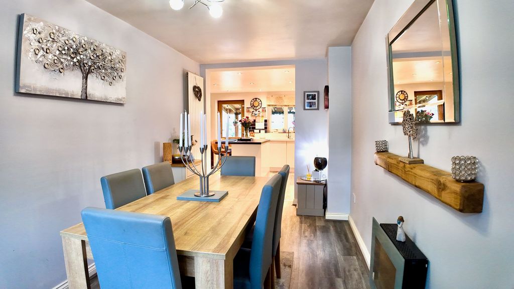 Property photo 3 of 30