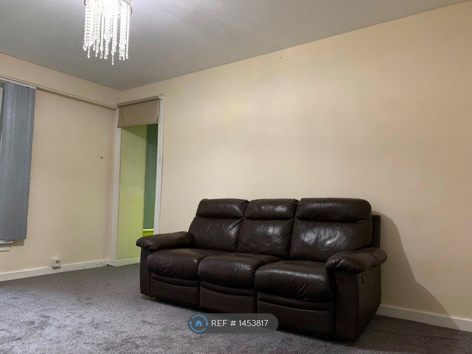 Property photo 3 of 13 Living Room