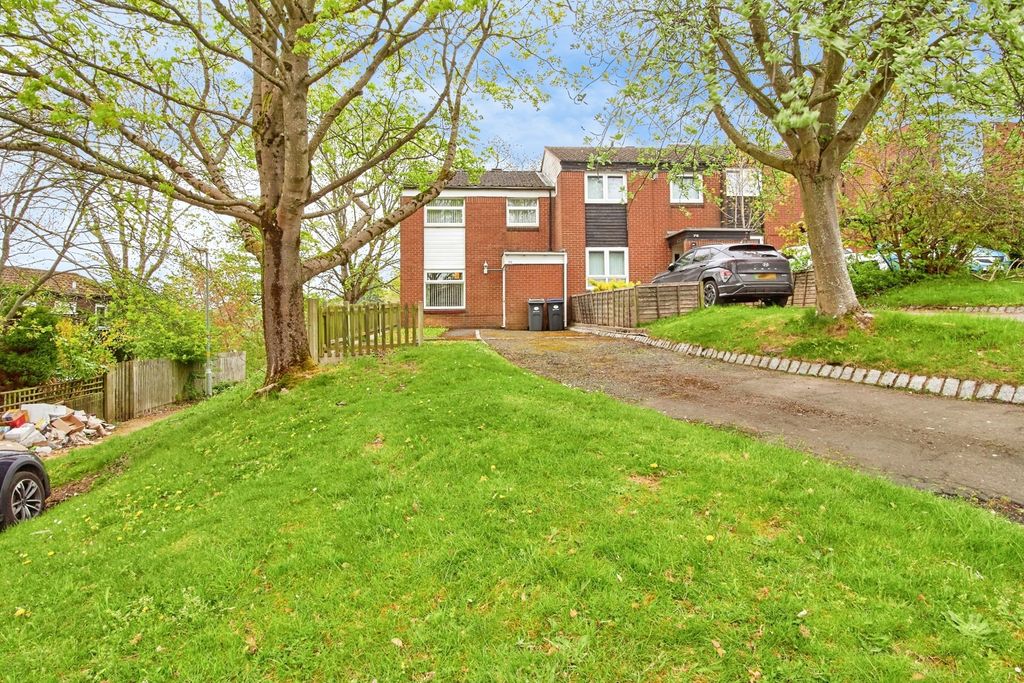 Property photo 1 of 20 Front