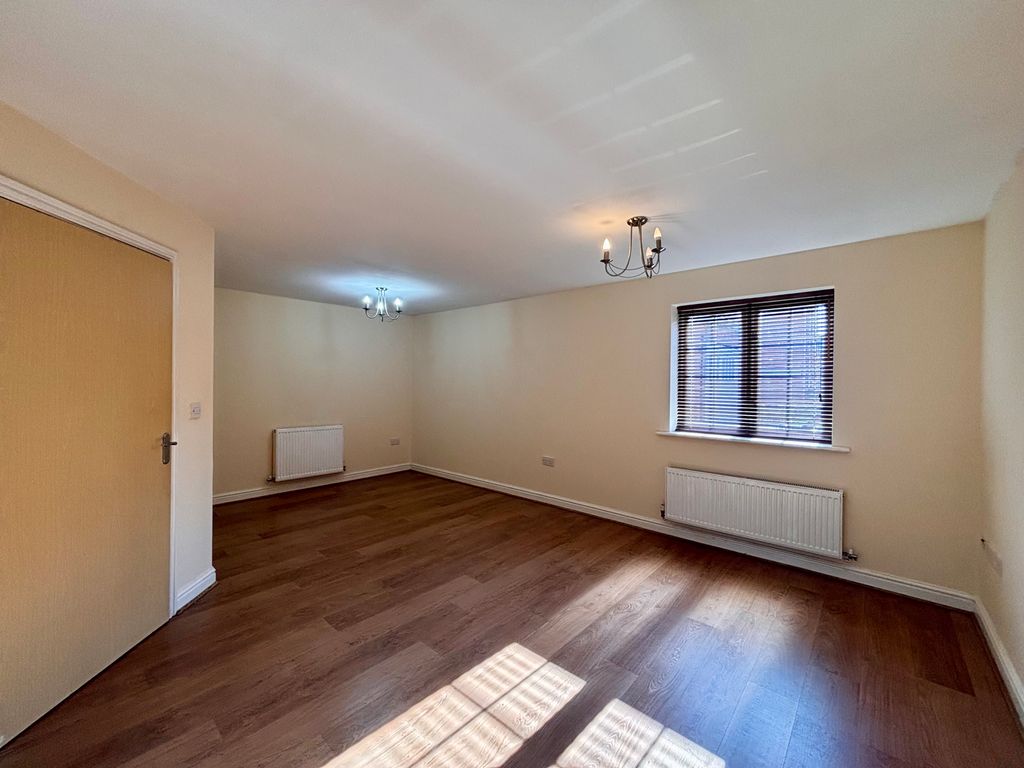 Property photo 3 of 11 Image