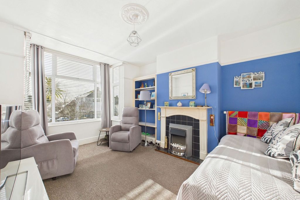 Property photo 3 of 18