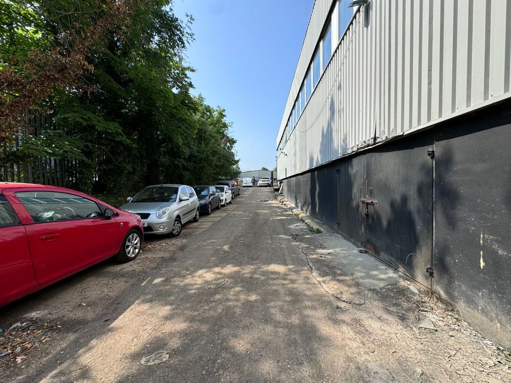 Property photo 3 of 11