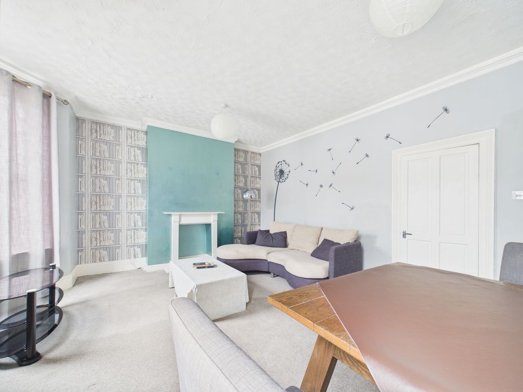 Property photo 2 of 34