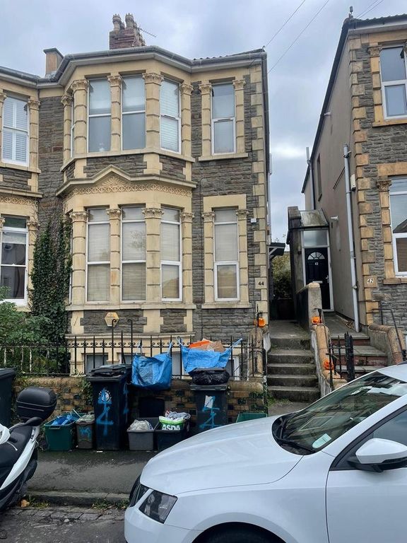 Property photo 1 of 8 Attractive Period Terraced House With Bay Windows ...