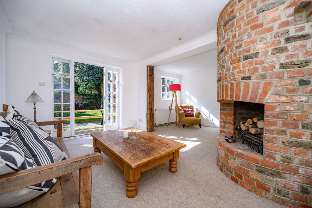 Property photo 3 of 35 Living Room