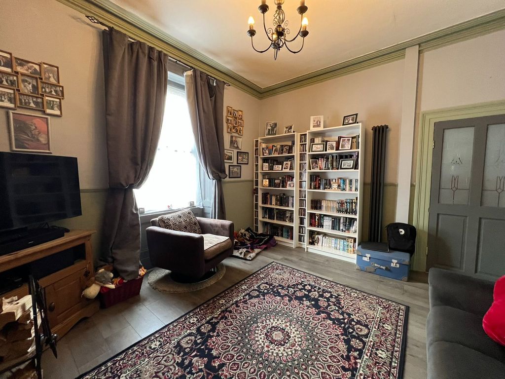 Property photo 2 of 36