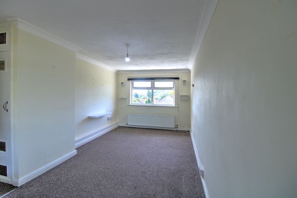 Property photo 3 of 12 Img_4592_3_4Interior3