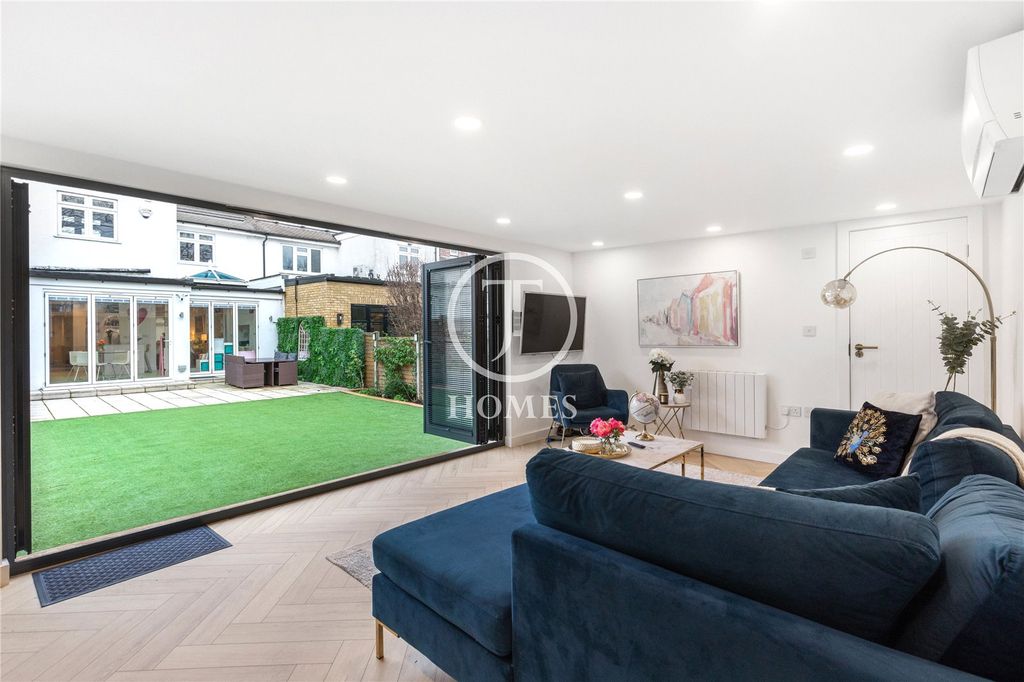 Property photo 3 of 17 Picture No. 04