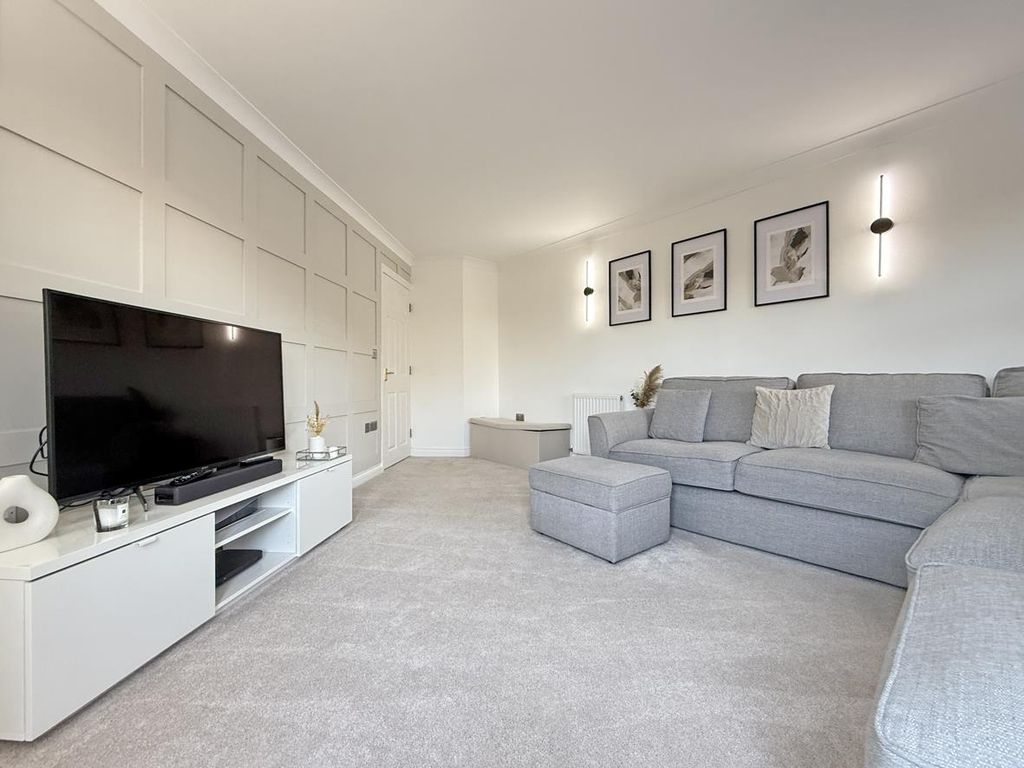 Property photo 2 of 17 Ramsey Grdens 85 - Living Room Two.Jpg