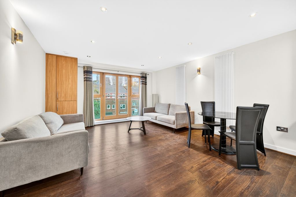 Property photo 3 of 17 Dsc08213