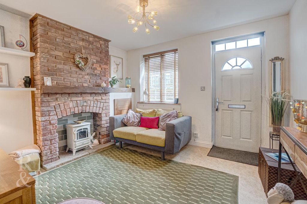 Property photo 3 of 16 Leicester Road (5).Jpg