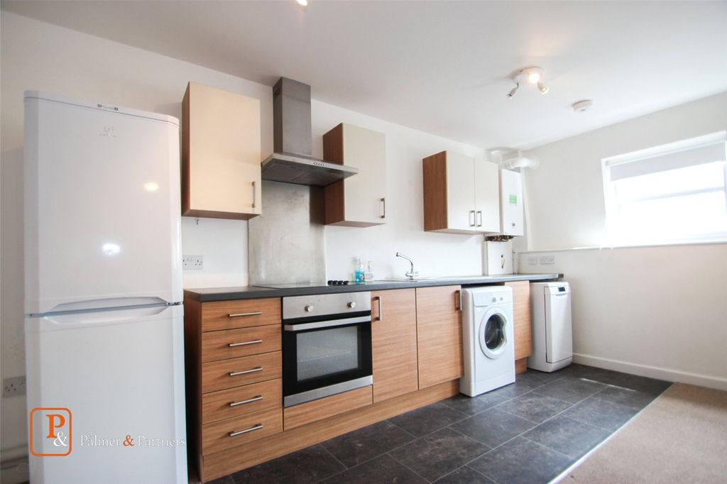 Property photo 2 of 8 Kitchen