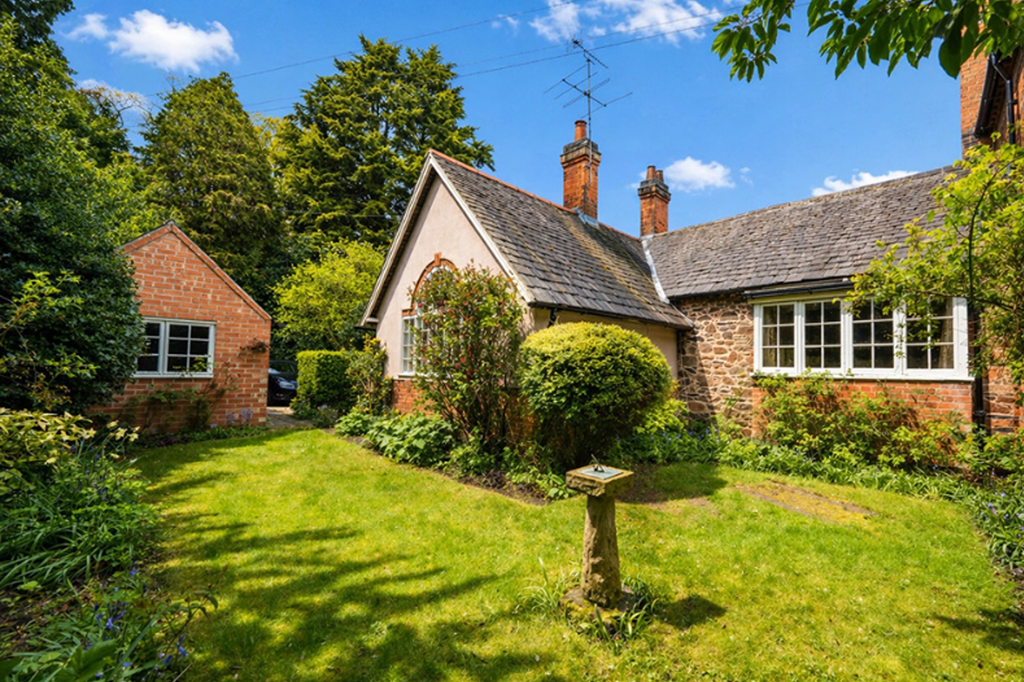 Property photo 1 of 23 63 Swithland Lane, Leicester Le7 7Sg