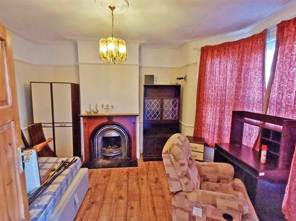 Property photo 2 of 6