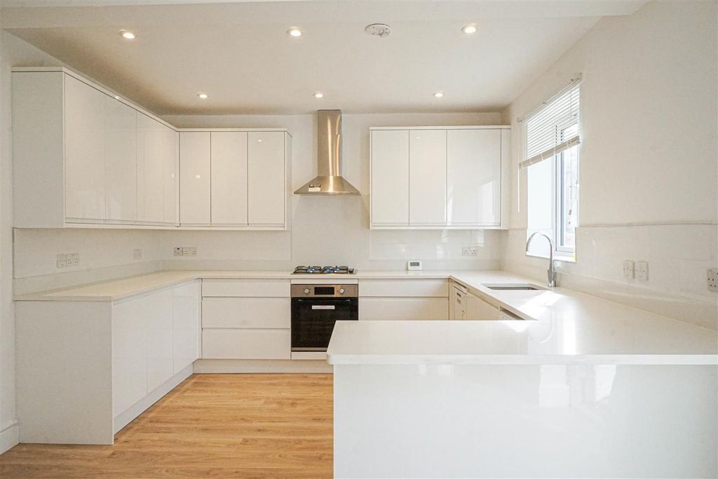 Property photo 2 of 28 Dsc00984.Jpg