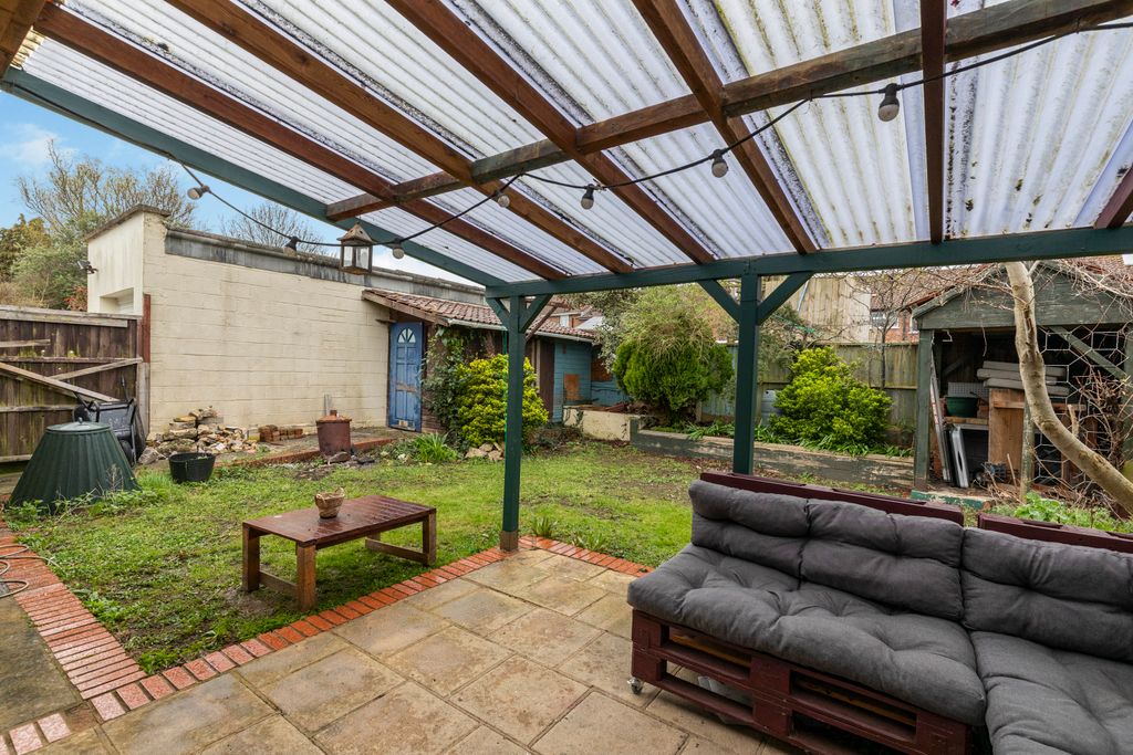 Property photo 3 of 20 Garden