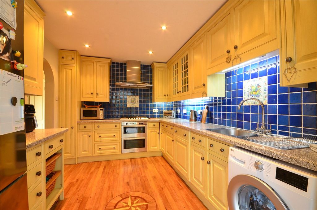 Property photo 3 of 16 Kitchen