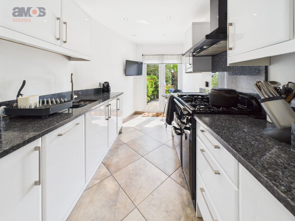 Property photo 3 of 21 2475837