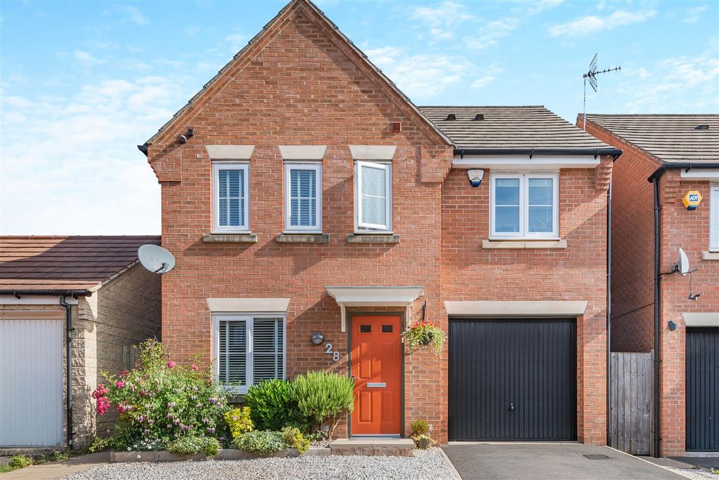 Property photo 1 of 36 8615519-Exterior09.Jpg