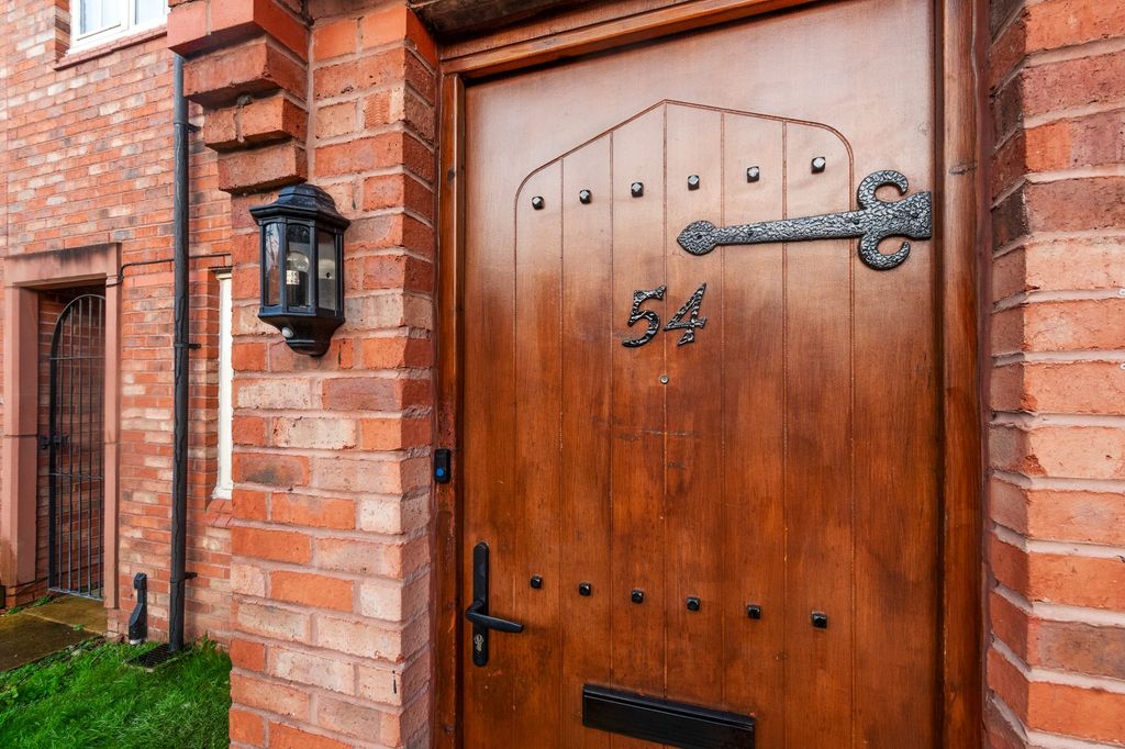 Property photo 2 of 26