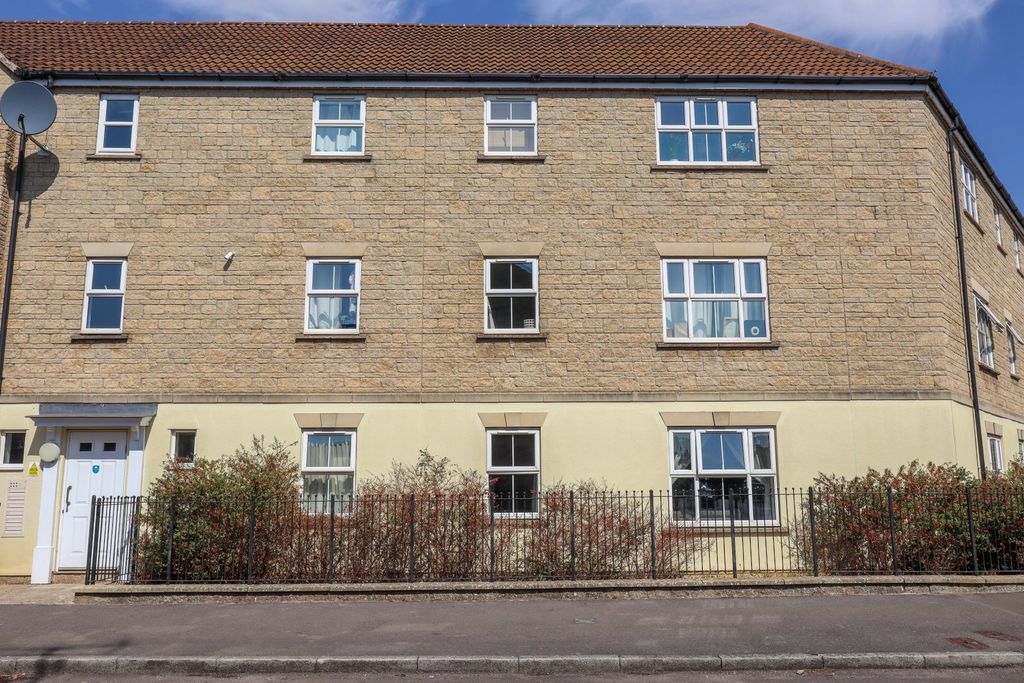 Property photo 1 of 11