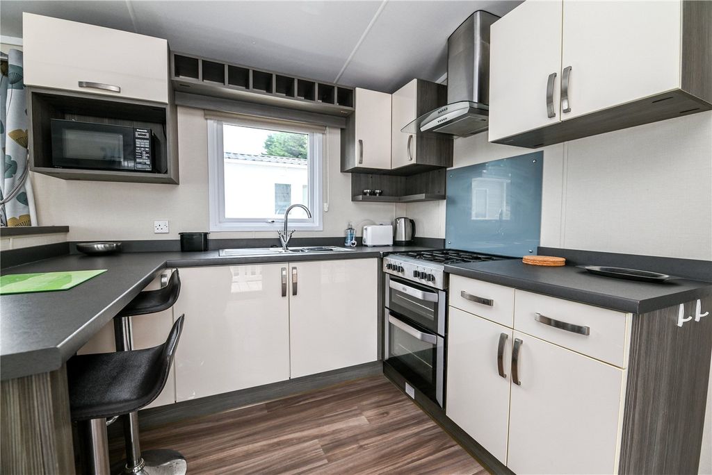 Property photo 2 of 15 Picture No. 03