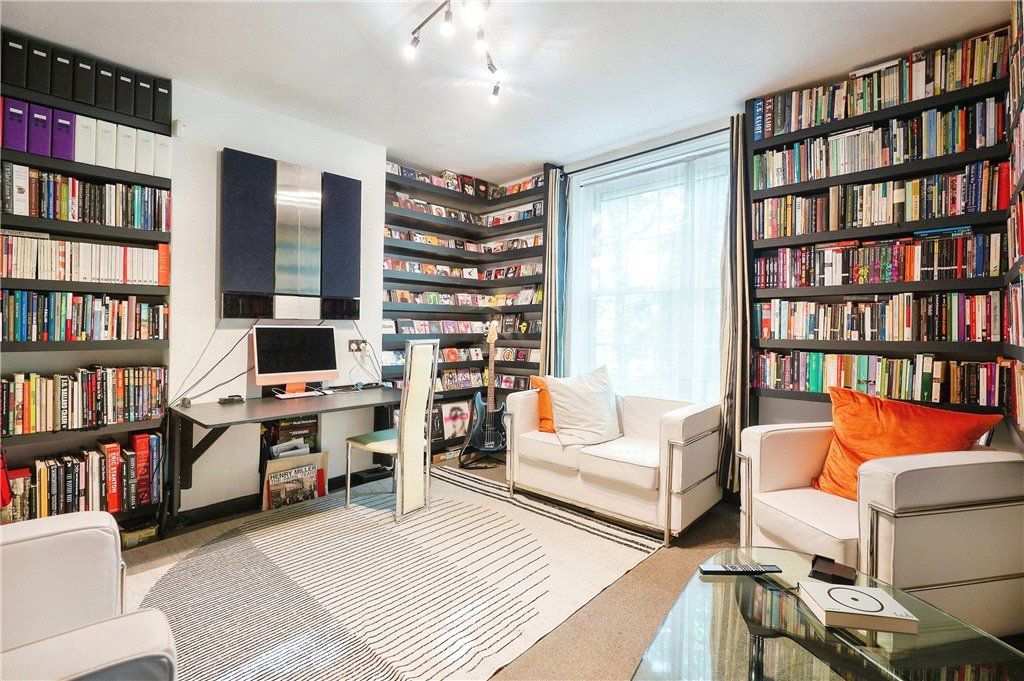 Property photo 1 of 16 Lounge