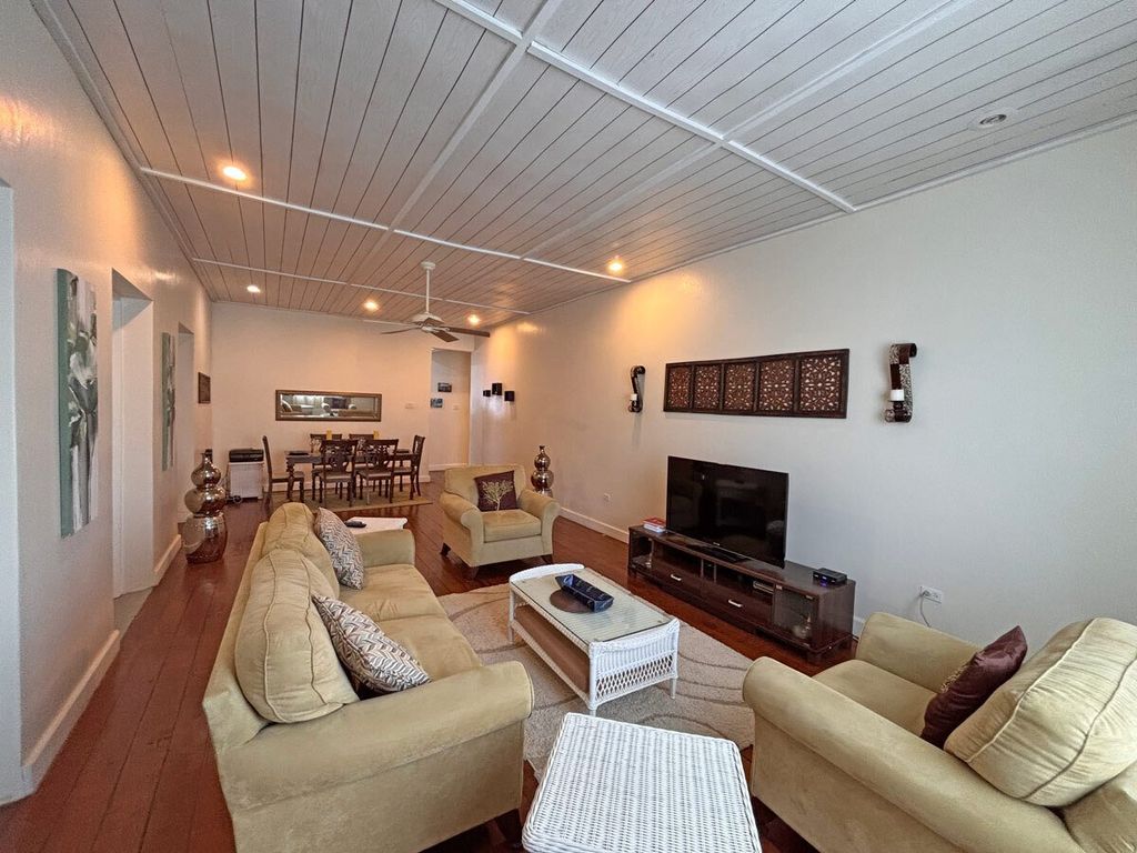 Property photo 3 of 5 <Alttext/>